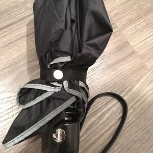 Tumi medium Auto Close Umbrella
